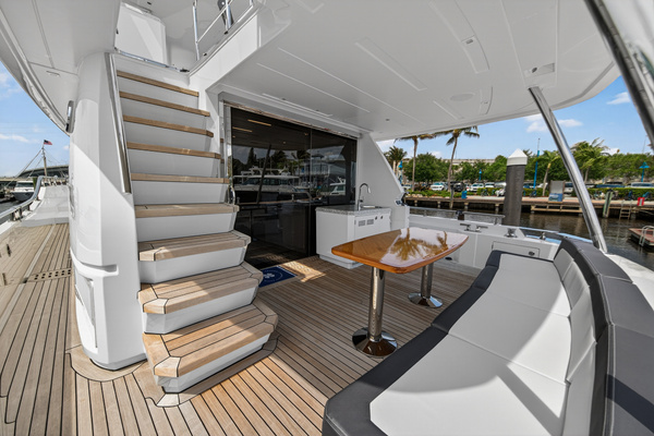 70ft Ocean Alexander Yacht For Sale