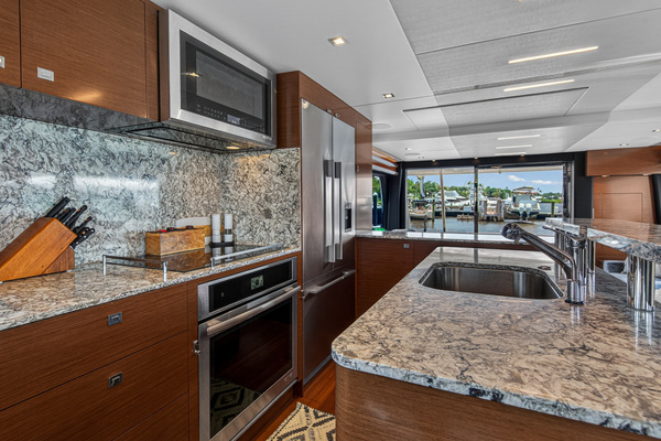 70ft Ocean Alexander Yacht For Sale