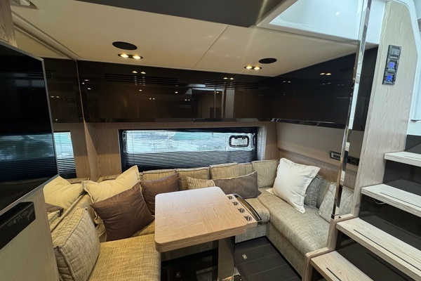 2019 Azimut 53