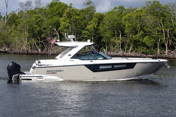 Photo of the 2022 Monterey 385 SS "Sweet Caroline"