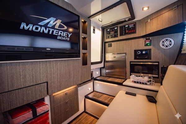 2022 Monterey 38
