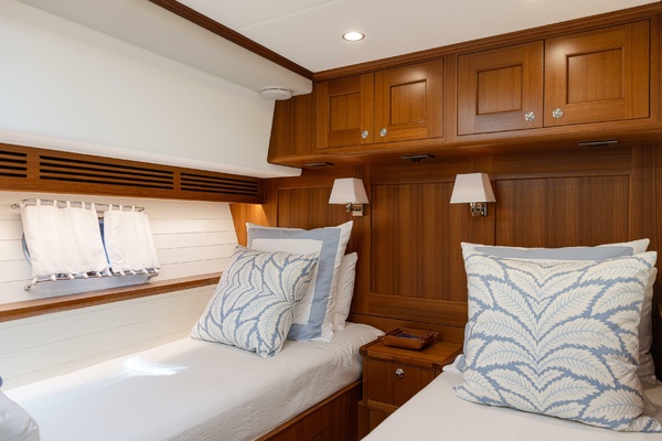 70ft Hunt Yachts Yacht For Sale
