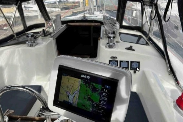 B&G Vulcan 9 chartplotter
