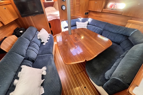 Photo of the 2002 Hunter 386 "Kalena"
