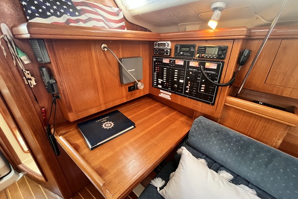 Kalena 37ft Hunter Yacht For Sale
