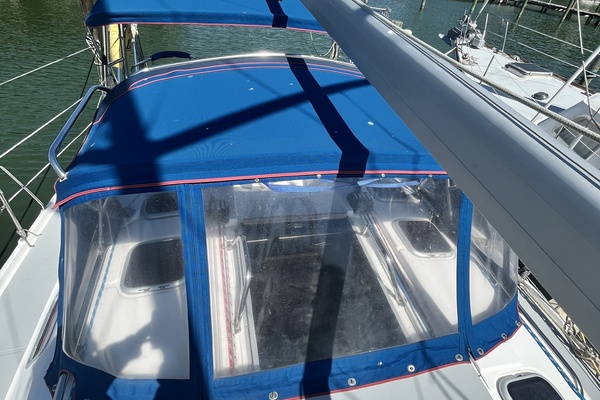 Kalena 37ft Hunter Yacht For Sale