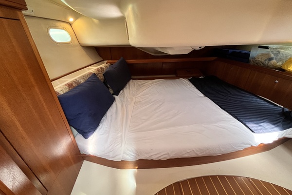 Kalena 37ft Hunter Yacht For Sale