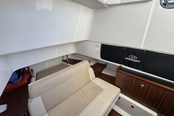 32ft Pursuit Yacht For Sale