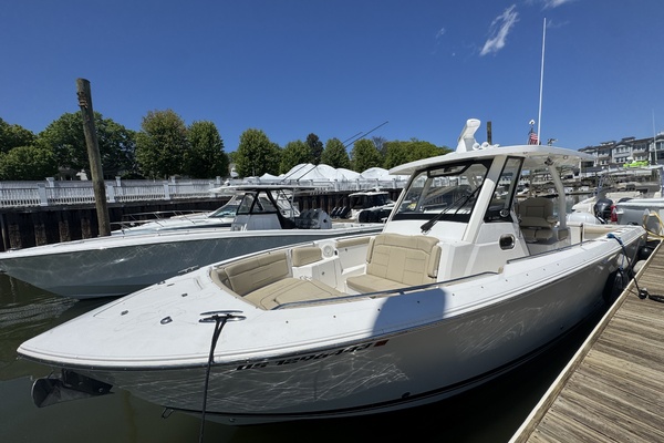 32ft Pursuit Yacht For Sale