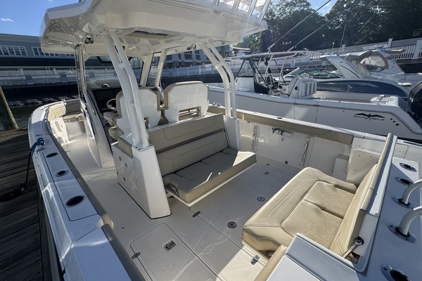 32ft Pursuit Yacht For Sale