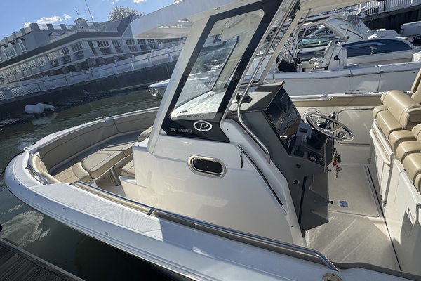 32ft Pursuit Yacht For Sale