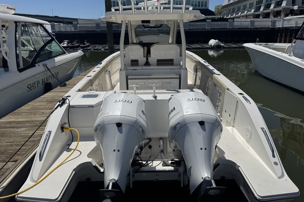 32ft Pursuit Yacht For Sale
