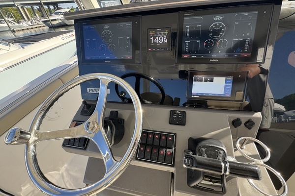 Pursuit S 328 Sport Yacht For Sale
