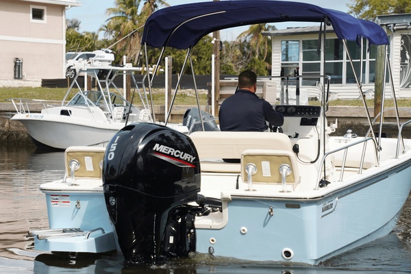 19ft Boston Whaler Yacht For Sale