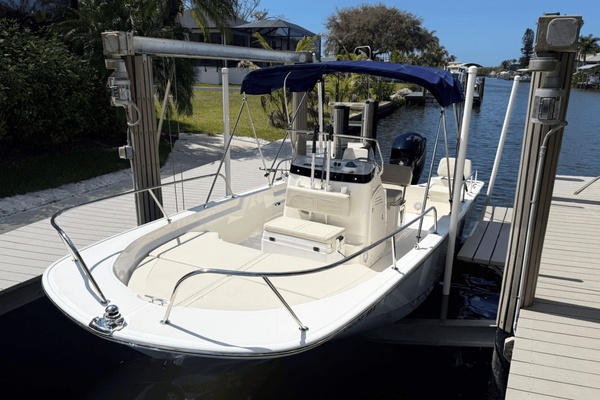 19ft Boston Whaler Yacht For Sale