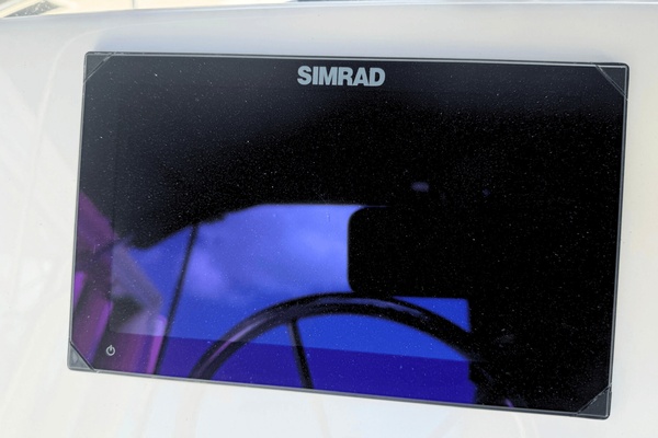 19ft Boston Whaler Yacht For Sale