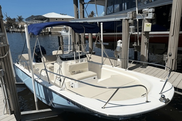 Photo of the 2023 Boston Whaler 190 Montauk