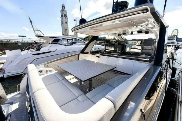 2023 Azimut 48
