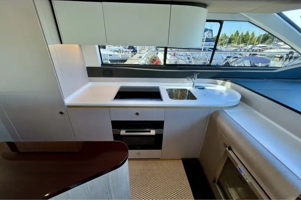 2024 Azimut 60