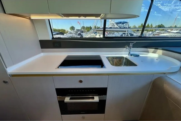2024 Azimut 60