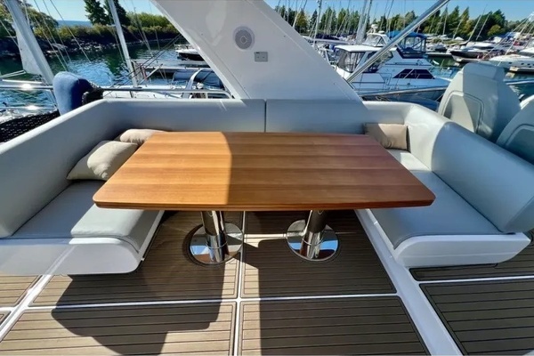 2024 Azimut 60