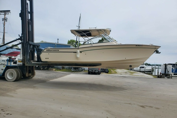 30ft Grady White Yacht For Sale