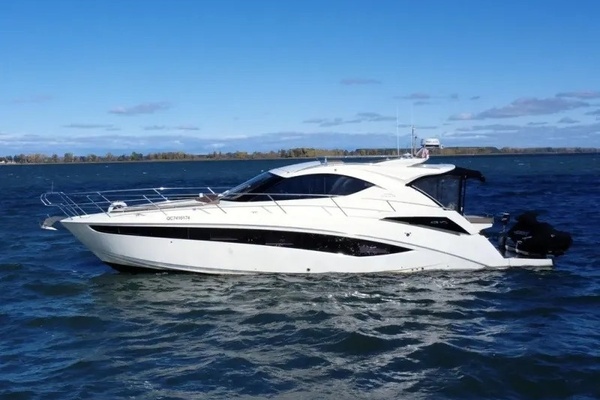 44-ft-Galeon-2016-405 HTS-2016 Galeon 405 HTS-Île-aux-Noix Quebec Canada yacht for sale