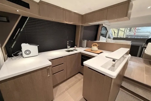 2023 Galeon 53