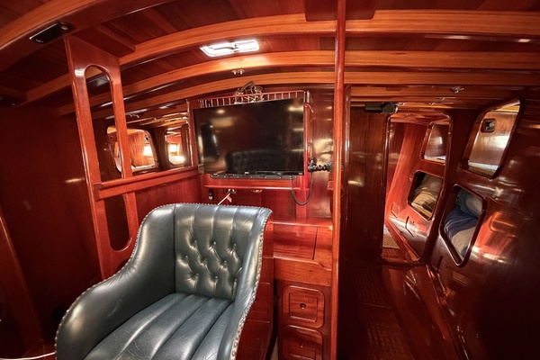 MERU 62ft Custom Yacht For Sale