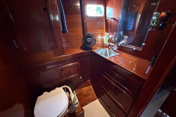 MERU 62ft Custom Yacht For Sale