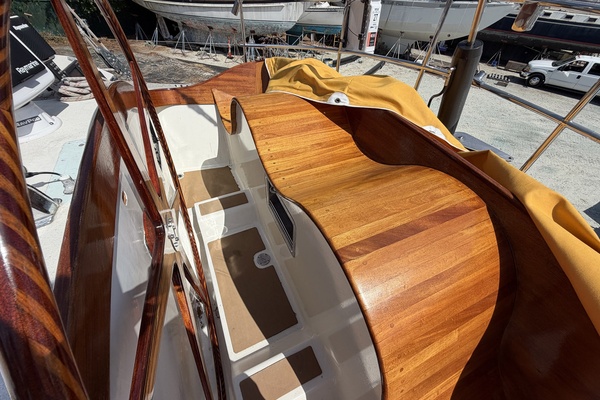 MERU 62ft Custom Yacht For Sale