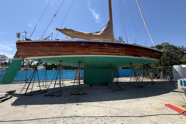 MERU 62ft Custom Yacht For Sale