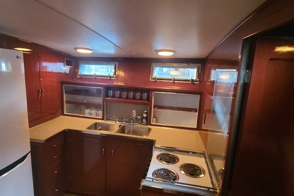 DANAMITE 58ft Chris Craft Yacht For Sale