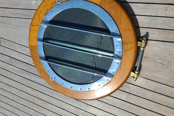 DANAMITE 58ft Chris Craft Yacht For Sale