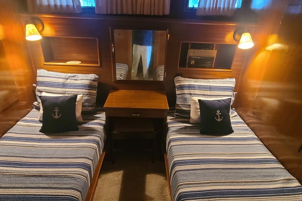 DANAMITE 58ft Chris Craft Yacht For Sale