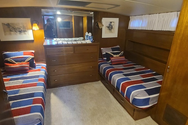 DANAMITE 58ft Chris Craft Yacht For Sale