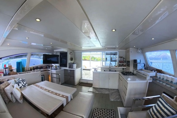 Somewhere hot 51ft Leopard Yacht For Sale