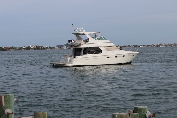 2005 Carver 46