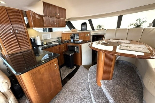 2005 Carver 46