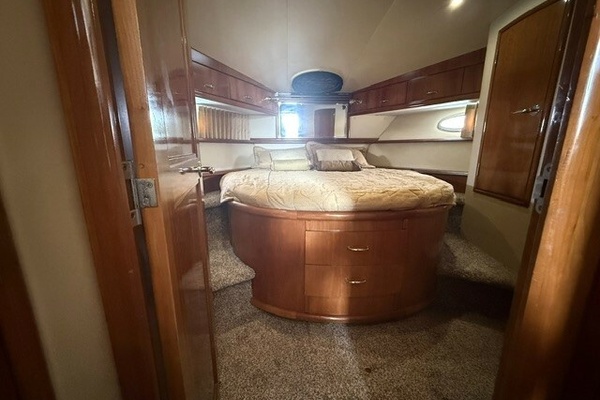 Clear 2 Close 46ft Carver Yacht For Sale