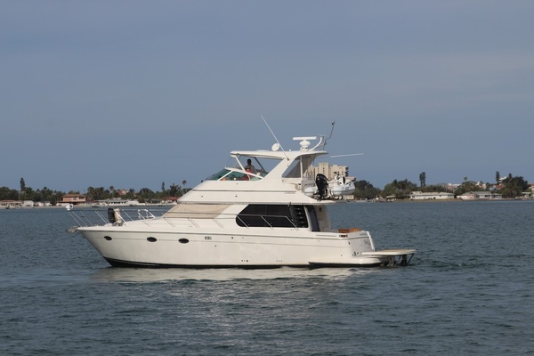 Clear 2 Close 46ft Carver Yacht For Sale