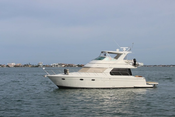 Clear 2 Close 46ft Carver Yacht For Sale