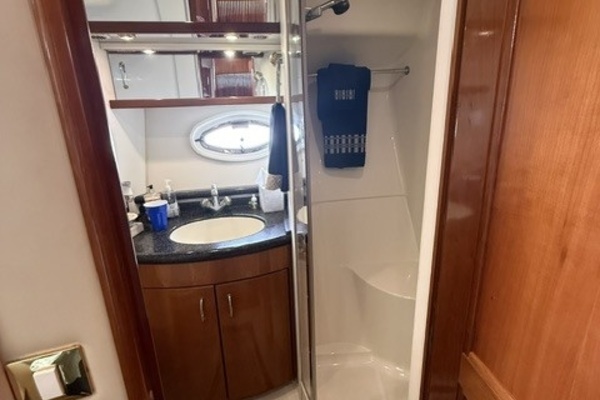 2005 Carver 46