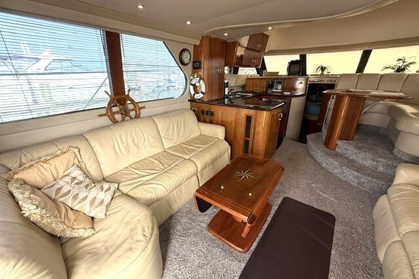 Clear 2 Close 46ft Carver Yacht For Sale