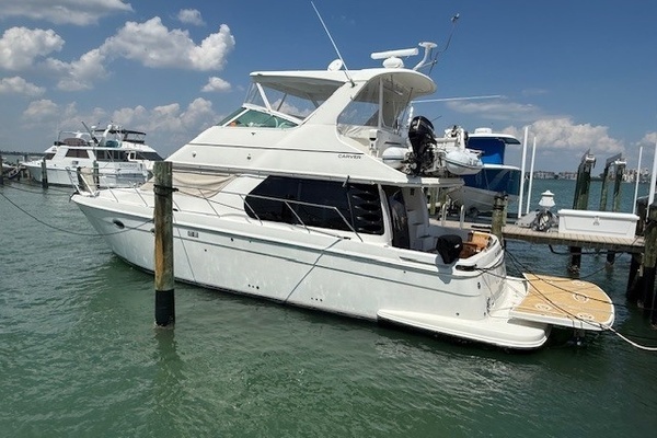 2005 Carver 46