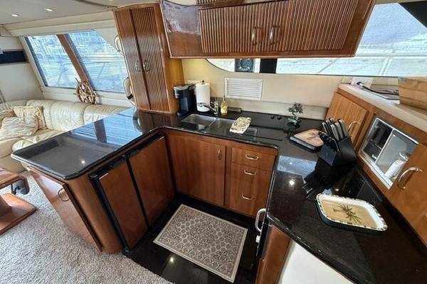 2005 Carver 46
