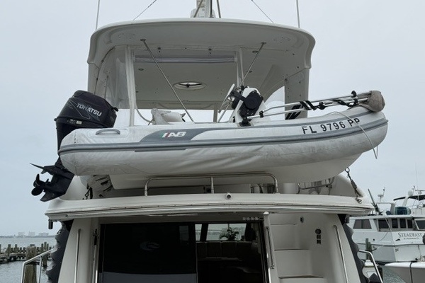 Clear 2 Close 46ft Carver Yacht For Sale