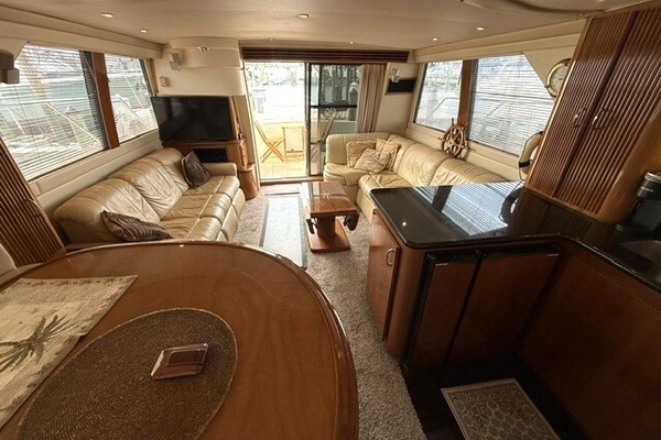 Clear 2 Close 46ft Carver Yacht For Sale