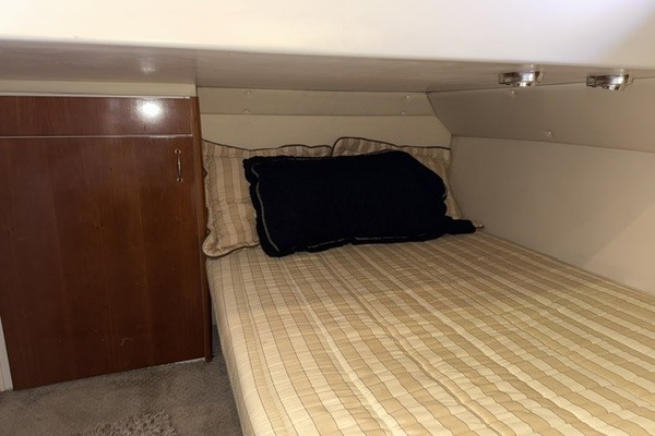Clear 2 Close 46ft Carver Yacht For Sale