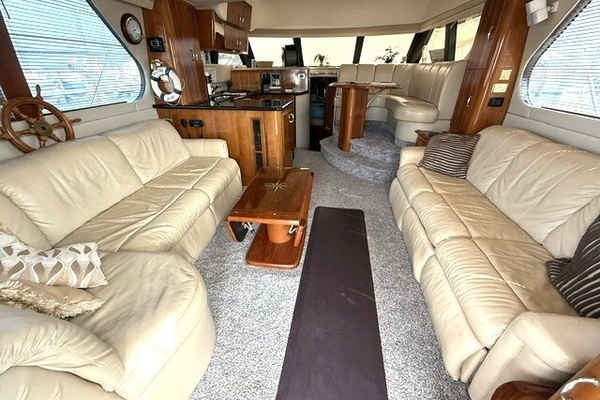 2005 Carver 46